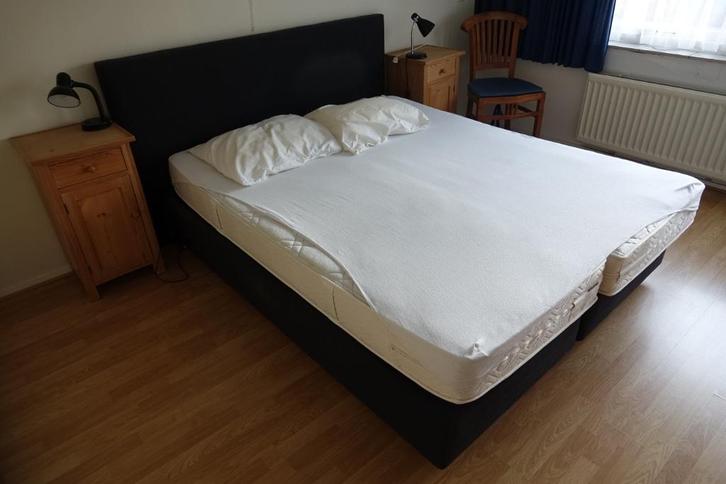 Tweepersoonsbed boxspring, Huis en Inrichting, Slaapkamer | Boxsprings, Gebruikt, 180 cm, 200 cm, Tweepersoons, Zwart, Ophalen
