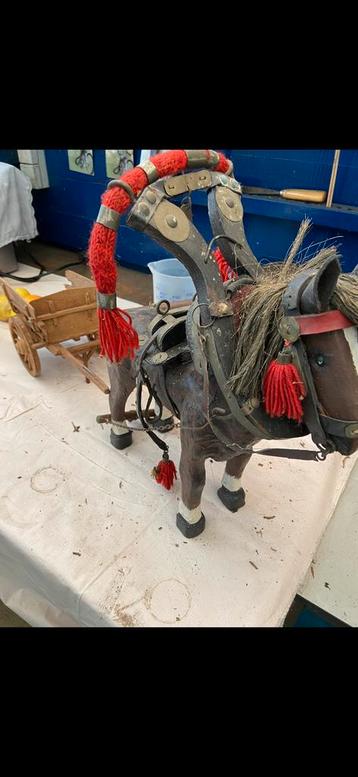 Paard met wagen beschikbaar voor biedingen