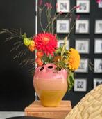 Prachtige grote vaas in roze en geel, Ophalen, Geel, Aardewerk of Porselein, Zo goed als nieuw