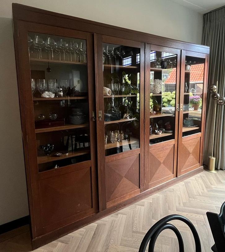 Vintage eikenhouten vitrinekast / boekenkast jaren '60, Huis en Inrichting, Kasten | Vitrinekasten, Zo goed als nieuw, 200 cm of meer