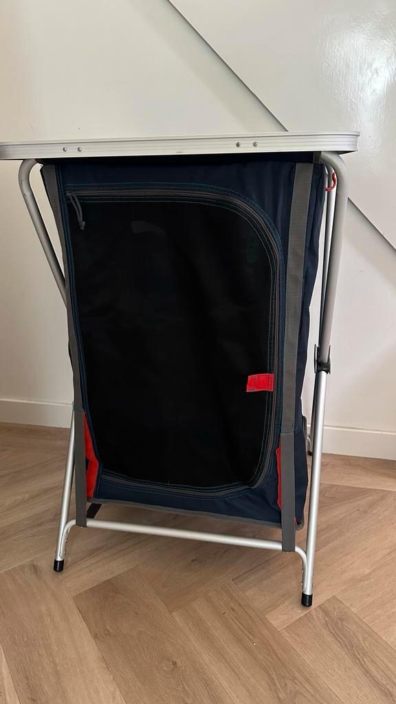 Quechua Campingkast S - Zo goed als nieuw!, Caravans en Kamperen, Kampeermeubelen, Zo goed als nieuw, Campingkast, Ophalen of Verzenden