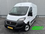 Fiat Ducato 30 2.3 MultiJet L2H2*3PERS*ECC*CRUISE*NAVI*CAM*, Auto's, Bestelauto's, Voorwielaandrijving, Gebruikt, Euro 6, Wit