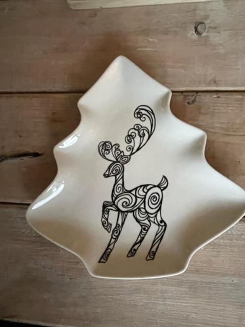 Zwart wit kerstbord / vorm kerstboom. Rendier / hert kerst., Huis en Inrichting, Keuken | Servies, Nieuw, Schaal of Schalen, Overige stijlen