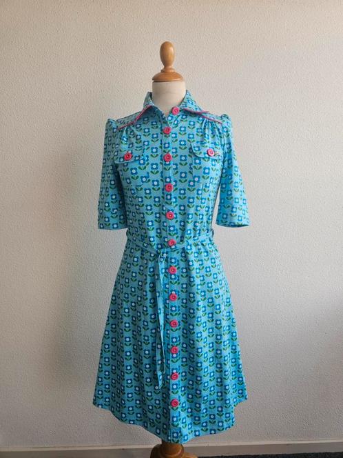 Retro jurk Tante Betsy  blauwe bloemen medium, Kleding | Dames, Jurken, Zo goed als nieuw, Maat 38/40 (M), Blauw, Knielengte, Ophalen of Verzenden
