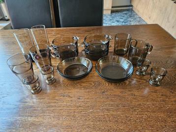 Zo goed als Nieuw Zes-delig Glazen servies Set beschikbaar voor biedingen
