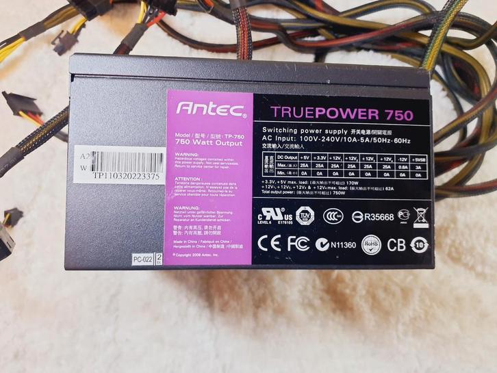 Antec TruePower 750 Watt Voeding, Computers en Software, Interne voedingen, Gebruikt, Ophalen of Verzenden
