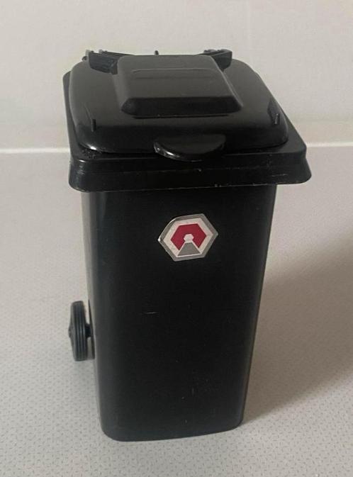 Grijze mini afvalcontainer met klein logo op wieltjes., Verzamelen, Overige Verzamelen, Zo goed als nieuw, Ophalen of Verzenden