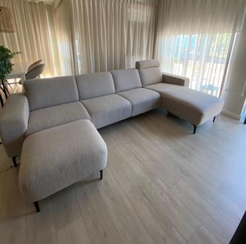 Royale 4 zitbank met longchair en hocker beschikbaar voor biedingen