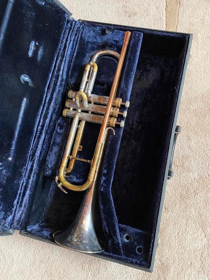 Trompet zonder mondstuk met koffer, Muziek en Instrumenten, Blaasinstrumenten | Trompetten, Gebruikt, Bes-trompet, Met koffer