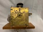 Zeldzaam antiek uurwerk met dubbele bel, Antiek en Kunst, Antiek | Klokken, Ophalen of Verzenden