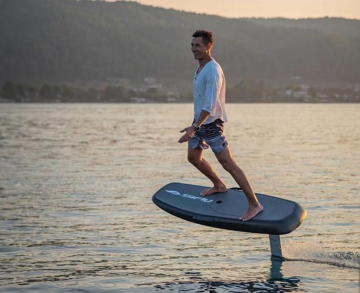 E-foil lessen & Verhuur in Almere, Watersport en Boten, Wingsurfen, Ophalen