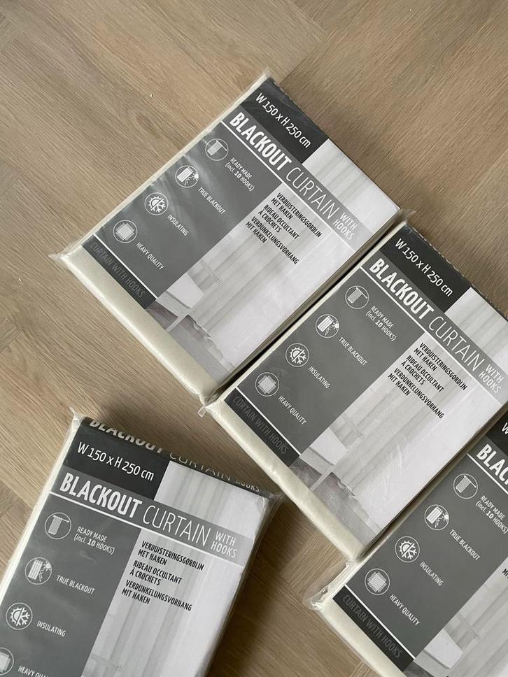 12 stuks Verduisterende gordijnen action 150x250 cm, Huis en Inrichting, Stoffering | Gordijnen en Lamellen, Nieuw, 200 cm of meer