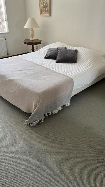 2 boxspring bedden Gratis beschikbaar voor biedingen