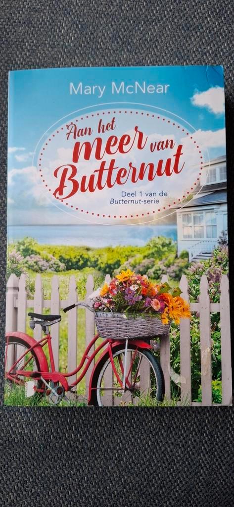 Mary McNear - Aan het meer van Butternut, Boeken, Literatuur, Zo goed als nieuw, Nederland, Ophalen of Verzenden