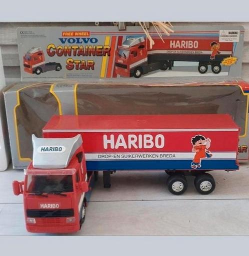 vrachtwagen haribo volvo in verpakking erg leuk verzamelitem, Hobby en Vrije tijd, Modelauto's | 1:50, Nieuw, Bus of Vrachtwagen