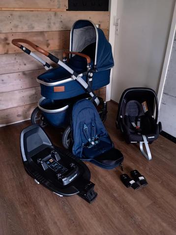 Complete Joolz Geo 2 Parrot Blue + Familyfix 3 & Maxi cosi! beschikbaar voor biedingen