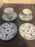 2 Schotels, 2 gebaksbordjes en 2 kopjes Royal Copenhagen 719, Ophalen of Verzenden