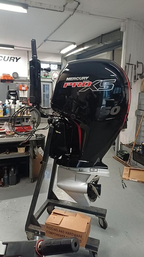 Mercury 150 pk PRO XS op stuurknuppel., Watersport en Boten, Buiten- en Binnenboordmotoren, Zo goed als nieuw, Benzine, 30 pk of meer