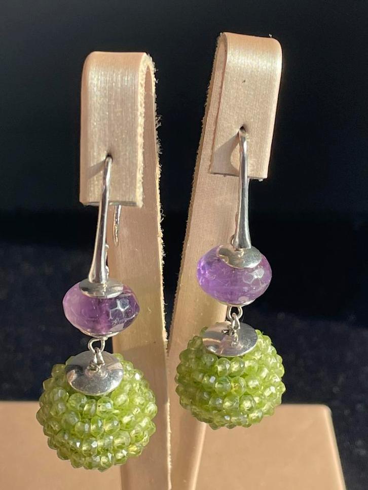 Prachtige uniek zilveren oorbellen met peridoot en amethist, Sieraden, Tassen en Uiterlijk, Oorbellen, Zo goed als nieuw, Zilver