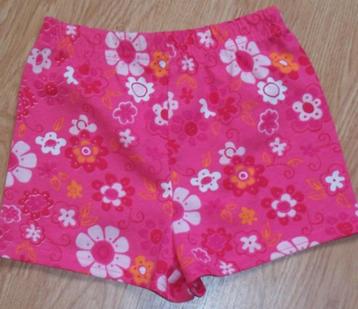 *SALE* Roze gebloemde short maat 104 *NieuW*  beschikbaar voor biedingen