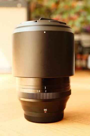Fujifilm XF 90mm F/2.0 R LM WR met zonnekap beschikbaar voor biedingen