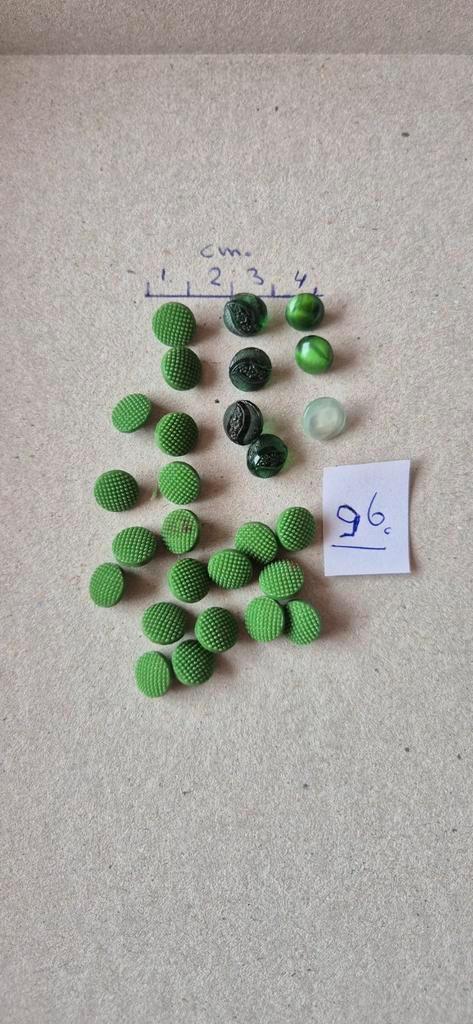 Groene knopen, Hobby en Vrije tijd, Naaimachines en Toebehoren, Zo goed als nieuw, Overige merken, Ophalen of Verzenden