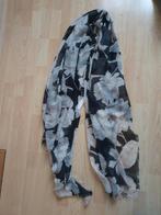 Nieuwe sjaal met bloemenprint Bloemen h&m shawl, H&M, Maat 46/48 (XL) of groter, Nieuw, Ophalen of Verzenden