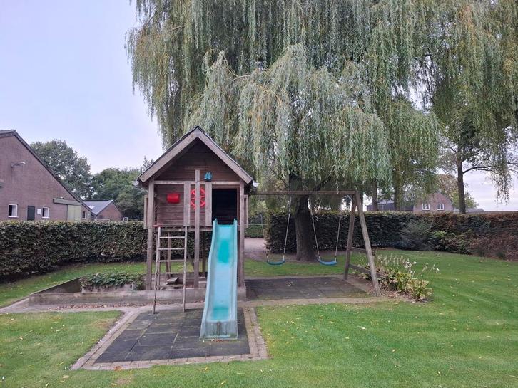 Erg groot speelhuis op palen., Kinderen en Baby's, Speelgoed | Buiten | Speeltoestellen, Gebruikt, Glijbaan, Schommel, Zandbak