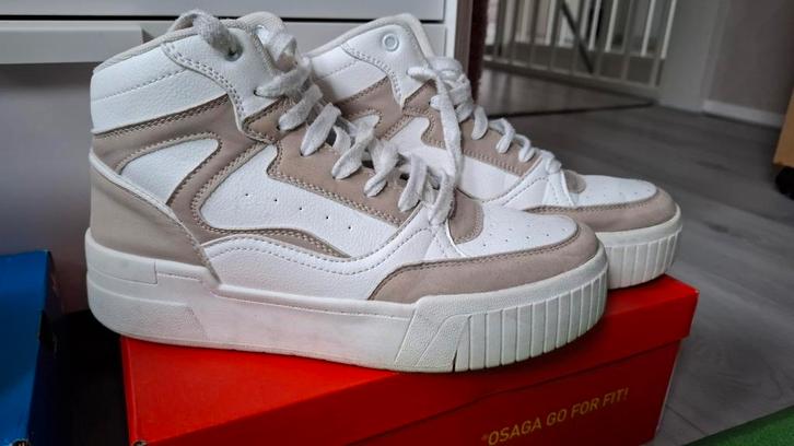 Witte hoge sneakers - Maat 39, Kleding | Dames, Schoenen, Gedragen, Sneakers of Gympen, Wit, Ophalen of Verzenden