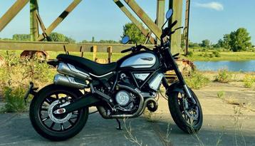 Ducati Scrambler 1100 Dark Pro - nieuwstaat - uniek in NL! beschikbaar voor biedingen