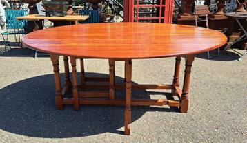 Zeer mooie hangoor tafel 185 cm lang uitgeklapt 145 cm breed beschikbaar voor biedingen