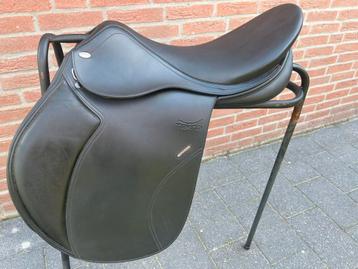 Tekna zgan 18 inch veelzijdigheidszadel beschikbaar voor biedingen