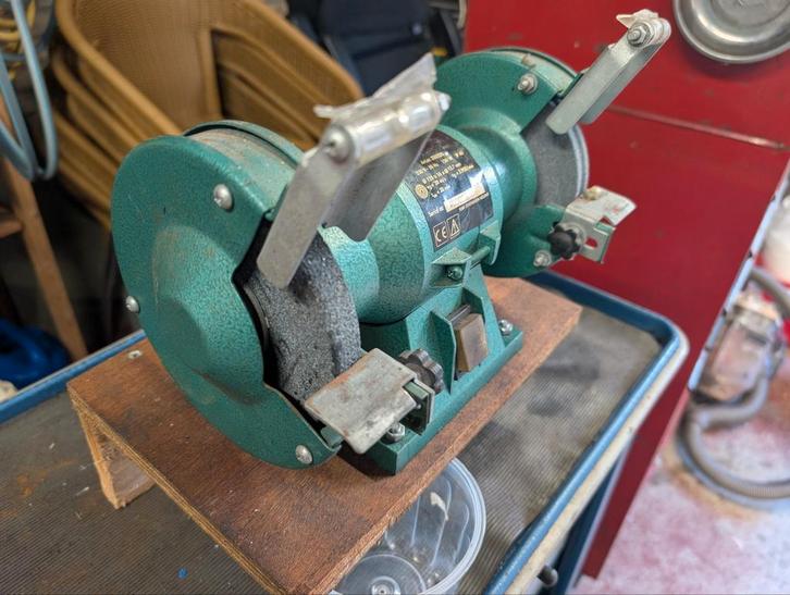 Ferm Werkbankslijpmachine FSM-125, Doe-het-zelf en Verbouw, Gereedschap | Slijpmachines, Gebruikt, Werkbankslijpmachine, Minder dan 700 watt