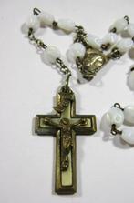 Mooie oude rozenkrans witte stenen kralen (6888-79), Antiek en Kunst, Ophalen