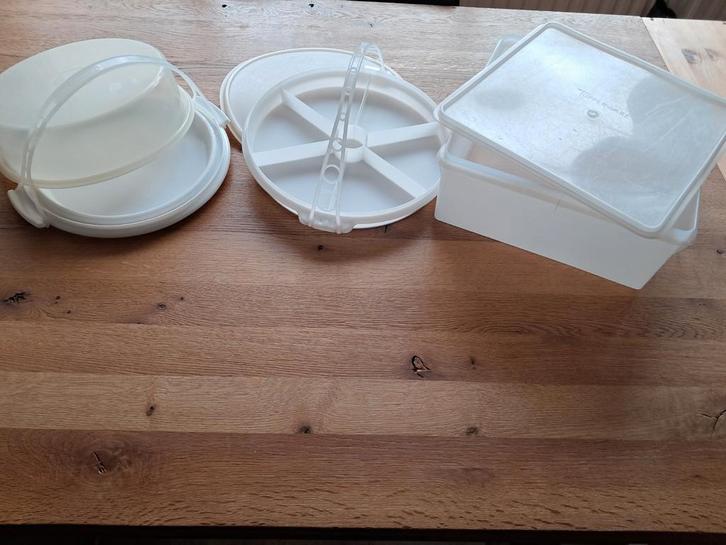 Tupperware vintage party schaal taartdoos en broodtrommel, Huis en Inrichting, Keuken | Tupperware, Gebruikt, Bus of Trommel, Ophalen of Verzenden