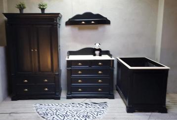 Prachtige klassieke babykamer beschikbaar voor biedingen