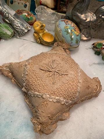 Antiek bruidskussen frankrijk brocante beschikbaar voor biedingen