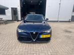 Alfa Romeo Giulia 2.0 Turbo 200pk Aut 2018 Blauw Veloce Pack, Automaat, 745 kg, Achterwielaandrijving, Zwart