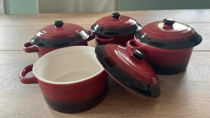 4 rood/zwarte ovenschoteltjes/stoofpotjes, Huis en Inrichting, Keuken | Potten en Pannen, Zo goed als nieuw, Overige materialen