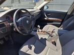 Bmw 3-serie 318i High Executive Nw APK Olieverbruik!, Auto's, Achterwielaandrijving, 4 cilinders, 129 pk, Blauw