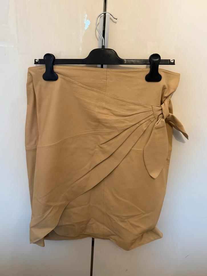 ML Collections Beige Leren Wikkelrok Maat 40, Kleding | Dames, Rokken, Zo goed als nieuw, Maat 38/40 (M), Beige, Knielengte, Ophalen of Verzenden