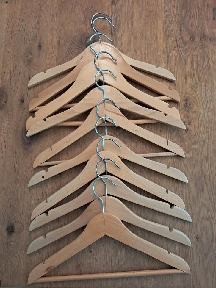 10 Houten junior kledinghangers  (evt. meer verkrijgbaar), Kinderen en Baby's, Kinderspulletjes, Zo goed als nieuw, Ophalen of Verzenden