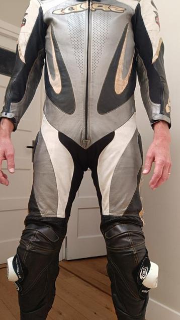 Leren motor overall beschikbaar voor biedingen