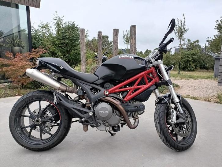Ducati Monster 796, Motoren, Motoren | Ducati, Particulier, Naked bike, meer dan 35 kW, 2 cilinders, Motorrijbewijs A, Sportuitlaat
