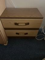 2 Houten nachtkastjes  met 2 lades, Ophalen, Gebruikt, Minder dan 45 cm, 55 tot 70 cm