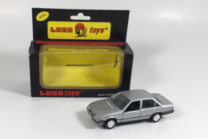 Luso Toys 1:43 #M42 Opel Rekord E2 (1982) Diecast MINT BOXED, Hobby en Vrije tijd, Modelauto's | 1:43, Nieuw, Auto, Overige merken