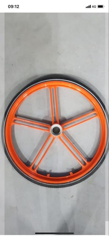 Oranje gegoten fietswielen 22 inc(voor en achter) beschikbaar voor biedingen