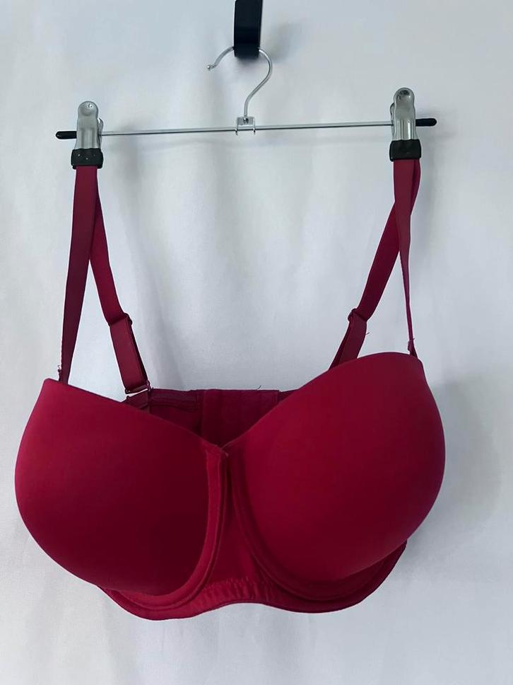Rode bh maat 75E – nieuw, nooit gedragen, Kleding | Dames, Ondergoed en Lingerie, BH, Rood, Ophalen of Verzenden