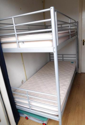 Stapelbed met Matrassen  beschikbaar voor biedingen