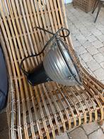 Robuuste buitenlamp hanglamp, Tuin en Terras, Buitenverlichting, Gebruikt, Aluminium, Ophalen of Verzenden, Netvoeding